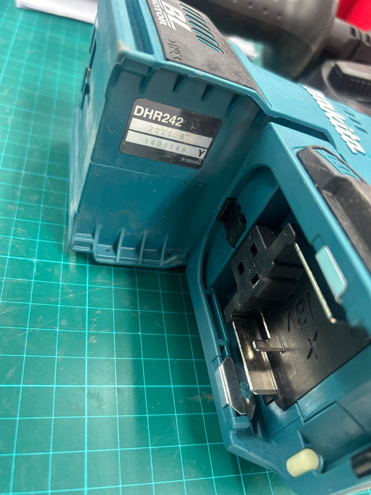 마끼다 DHR242Z 충전로타리함마 햄머 드릴 베어툴 (배터리 미포함, 충전기 미포함)--4