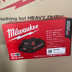 (새제품) 밀워키 M18 HB3 18V 리튬이온 배터리 팝니다