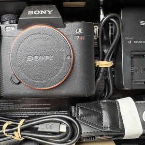[3만컷][교환도 가능] 소니 A7R5 <A급>바디 풀박스 판매합니다.
