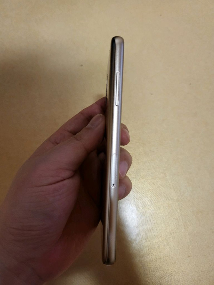 갤럭시A8 a530 골드 이미지