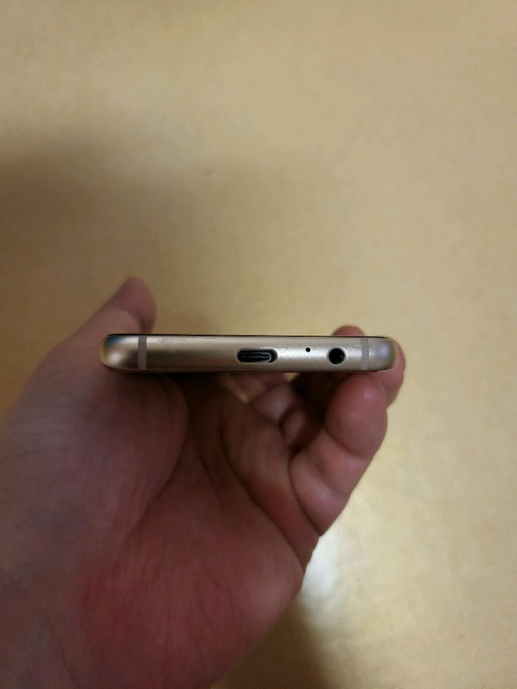 갤럭시A8 a530 골드 이미지