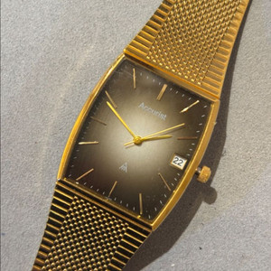 Accurist 사각 쿼츠 시계