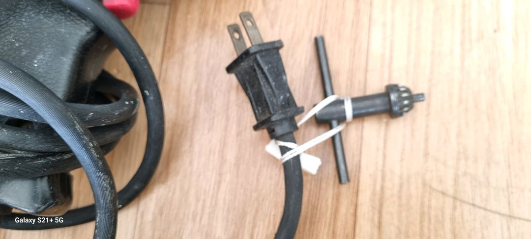 (양) 미제 Craftsman 3/8인치 유선 드릴.--4