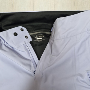 아크테릭스 여성 스키복 바지입니다 이미지