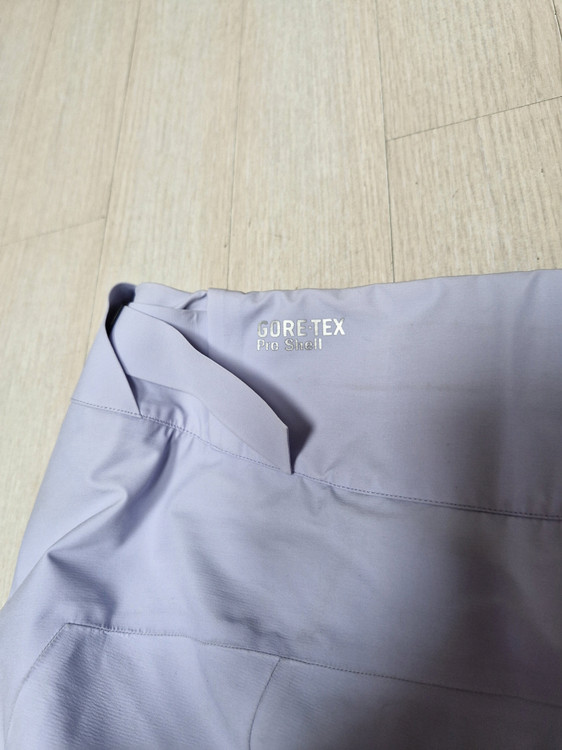 아크테릭스 여성 스키복 바지입니다 이미지