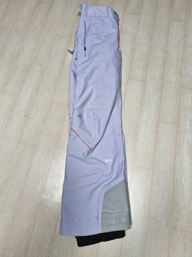 아크테릭스 여성 스키복 바지입니다 이미지