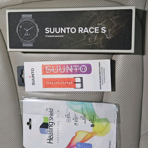 순토레이스 S 티타늄 그라파이트 판매합니다. 이미지