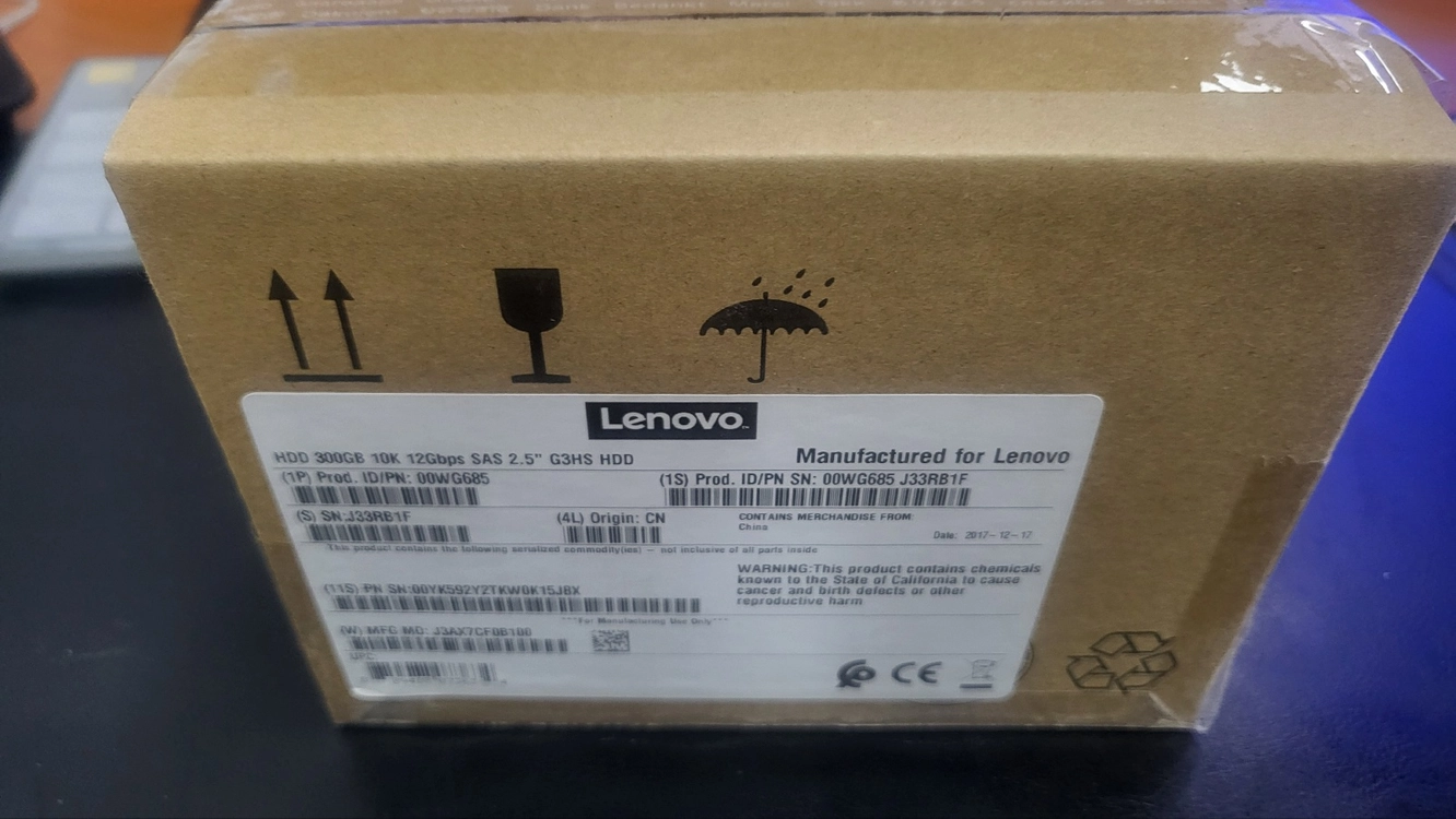 레노버 서버 HDD, 2.5" 300GB 10Krpm 5개, 메모리 16GB DDR4 3개 - 안심되는 중고거래