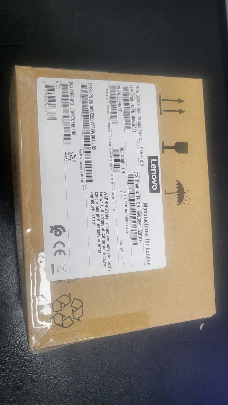 레노버 서버 HDD, 2.5" 300GB 10Krpm 5개, 메모리 16GB DDR4 3개--1