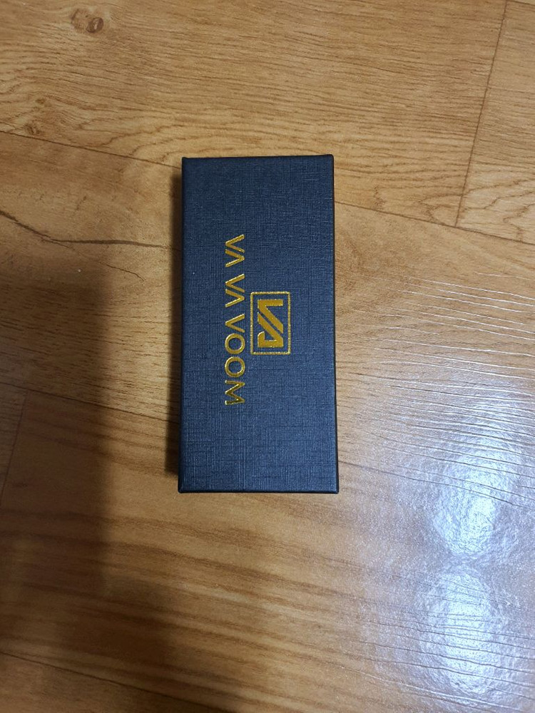 고화질 쿼츠 손목 시계 완전 방수 시계 새제품 입니다. 이미지