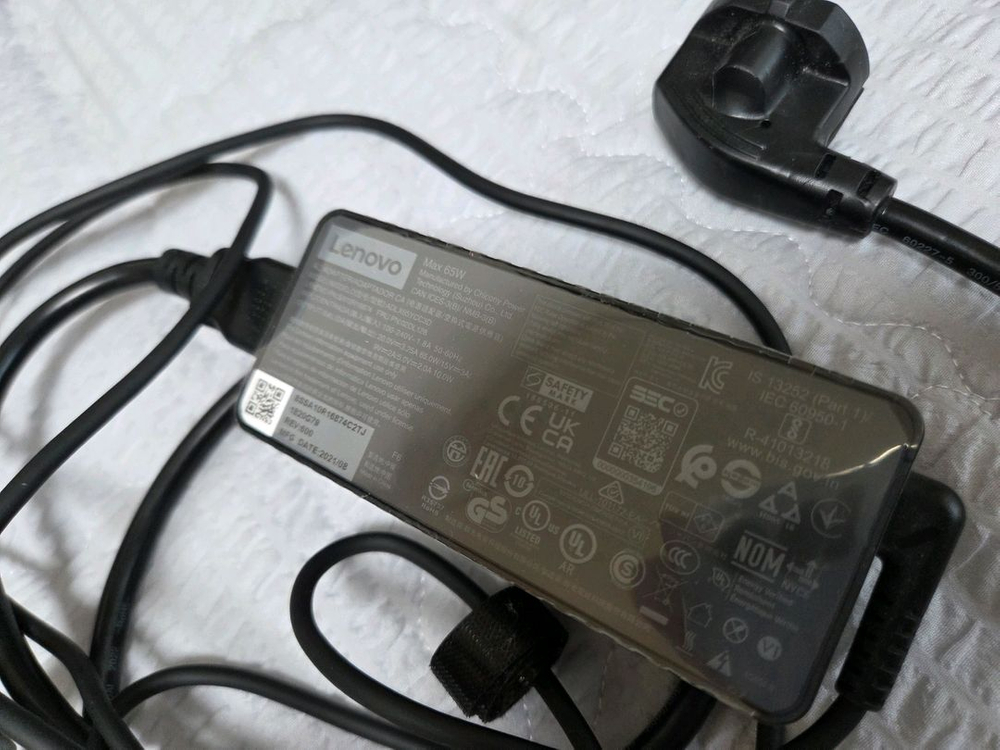 레노버 정품 65W 노트북 충전기 입니다--1
