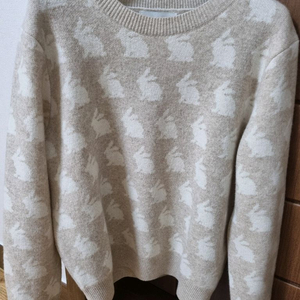 빈폴 레이디스 여성 니트 m사이즈 팝니다