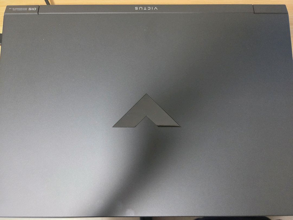 HP 빅터스 15 RTX 5060 게이밍 노트북 신품급 팝니다.--1