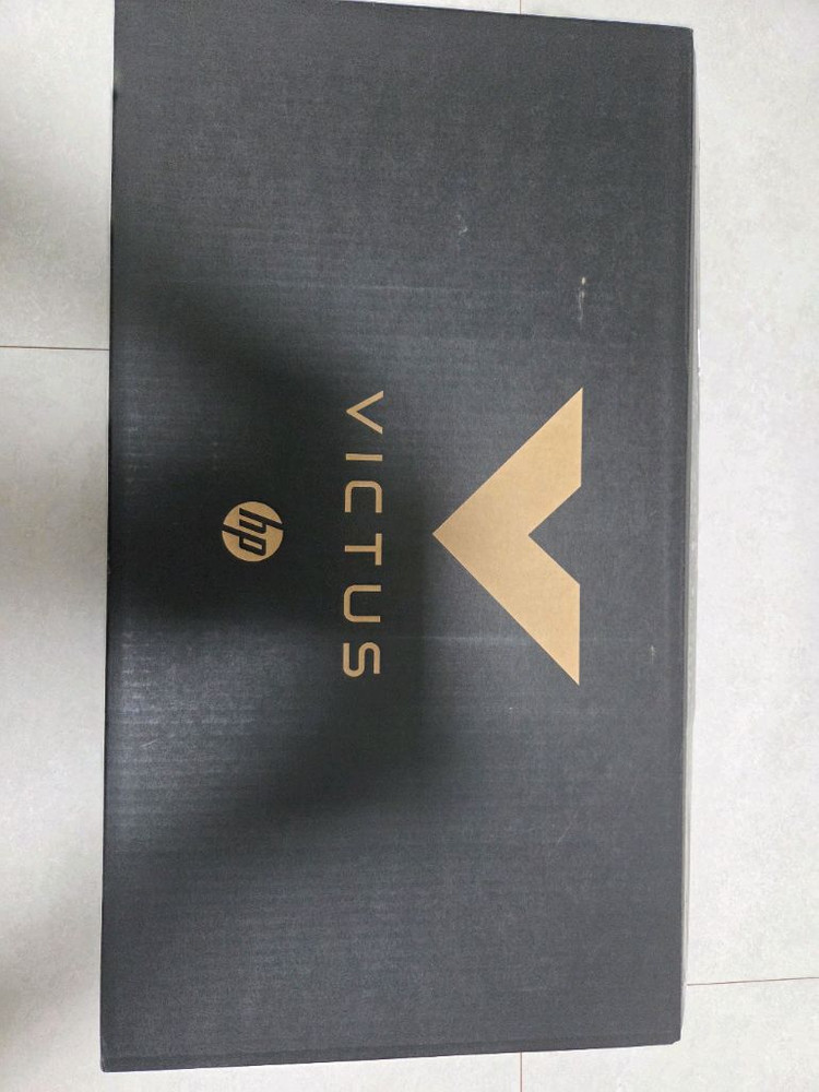 HP 빅터스 15 RTX 5060 게이밍 노트북 신품급 팝니다.--2