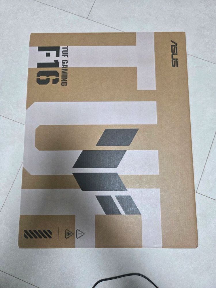 ASUS TUF Gaming F16 RTX 5070 게이밍 노트북 신품급--3