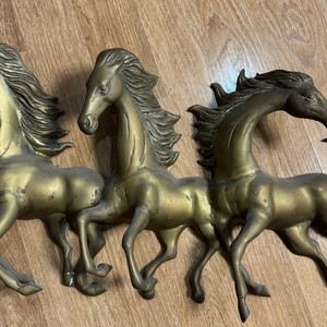 금속 벽걸이 말 장식