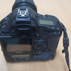캐논 1ds mark3 거의 사용하지 않는 신품급 유지 4000장 미만 사용