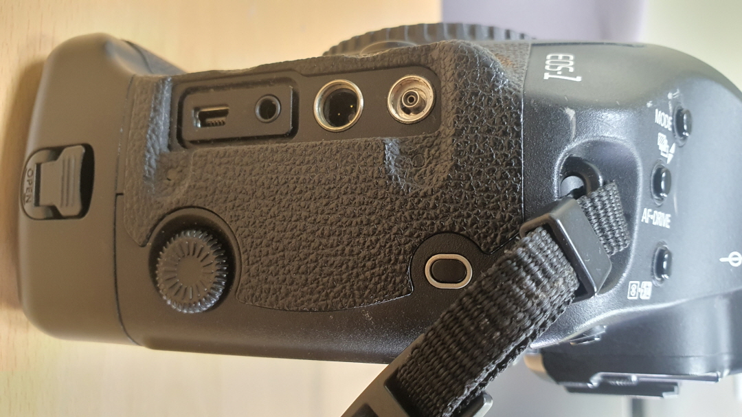 캐논 1ds mark3 거의 사용하지 않는 신품급 유지 4000장 미만 사용--5