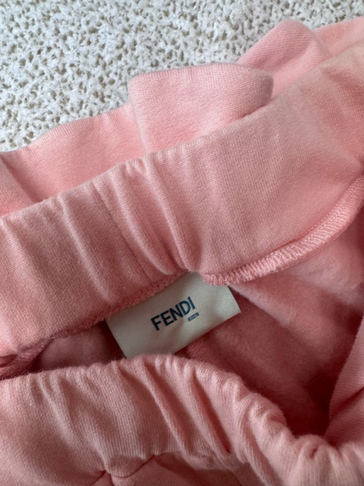 펜디키즈 상하의 셋업 트레이닝 10y (새상품)봉쁘앙버버리키즈샤리템플리미떼두두타오보보쇼즈몽클레어스톤msgm--5