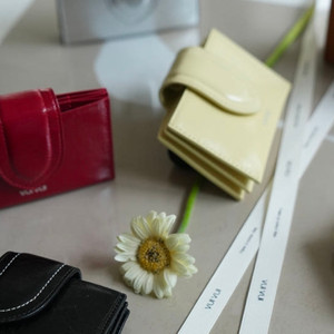 부이부이 닛 월렛 여성 카드지갑 새상품 (크로스끈 O)