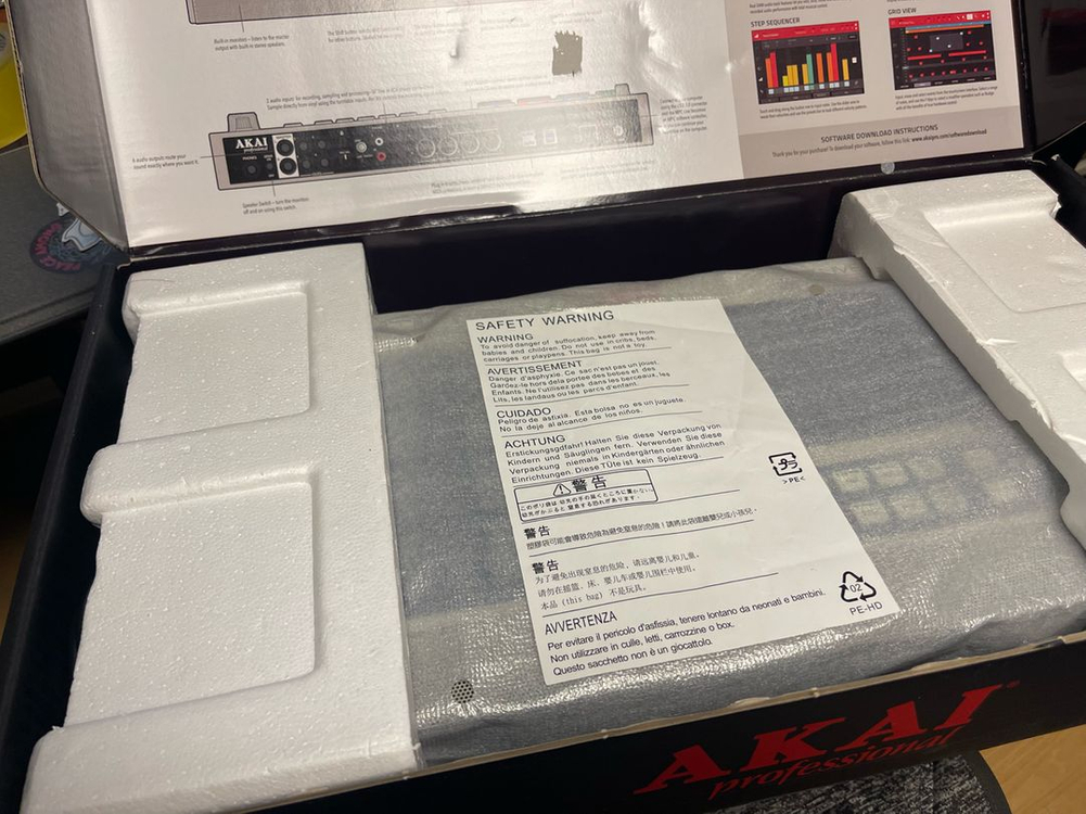 MPC Live2 Retro Edition--4