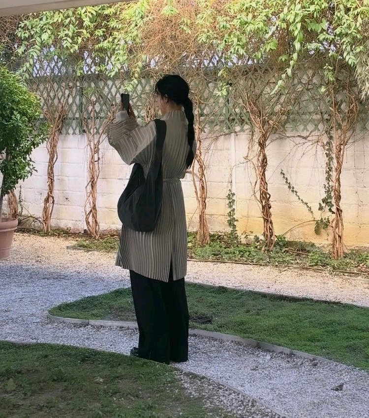 이청아님 착용)이세이미야케 웨이버링 코트, 플리츠플리즈 ~--1