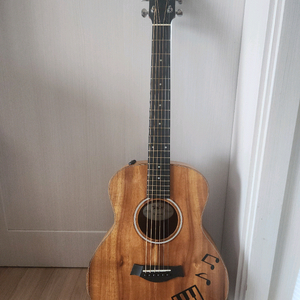 테일러 GS Mini-e Koa 어쿠스틱 기타