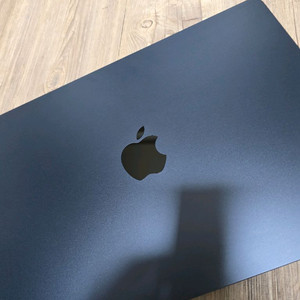 맥북m4 air 미드나이트 신품급 판매