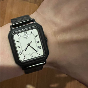 세이코 샤리오 초레어 탱크 스티브잡스 시계