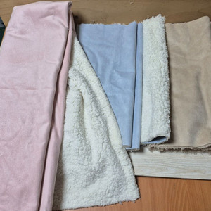 무스탕원단 3가지 일괄판매 핑크 스카이 베이지 일과 이미지