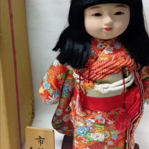 일본 전통 이치마츠 인형 이미지