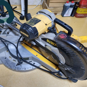 슬라이딩 각도절단기 이미지