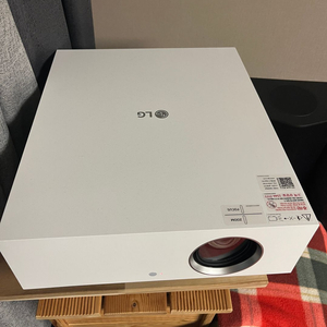 lg 시네빔 hu810pw 4K 빔프로젝터