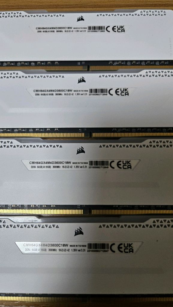 커세어 DDR4 (64GB(16Gx4)) 화이트 이미지