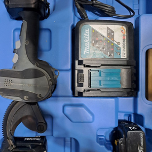 이즈미 케이블 커터기 팝니다.