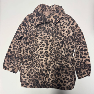 여성 빈티지 레오파드 미들 셔링 디테일 오버핏 점퍼 자켓