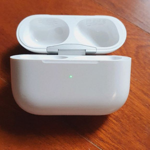 에어팟프로2세대 라이트닝 본체, A2700