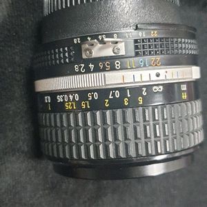 니콘 수동 mf 24mm 2.8 신형렌즈 팝니다..상태좋음 이미지