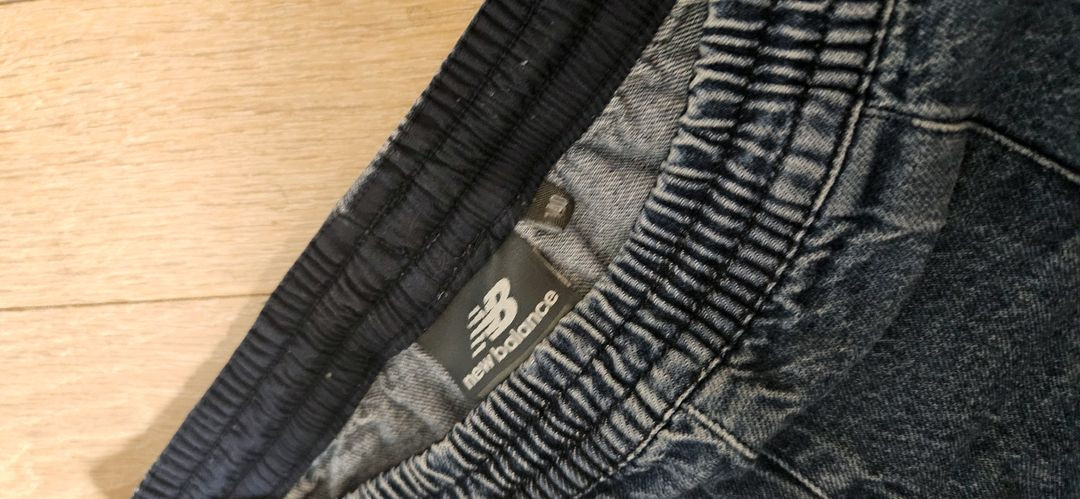 뉴발란스키즈 배기청바지 140--3