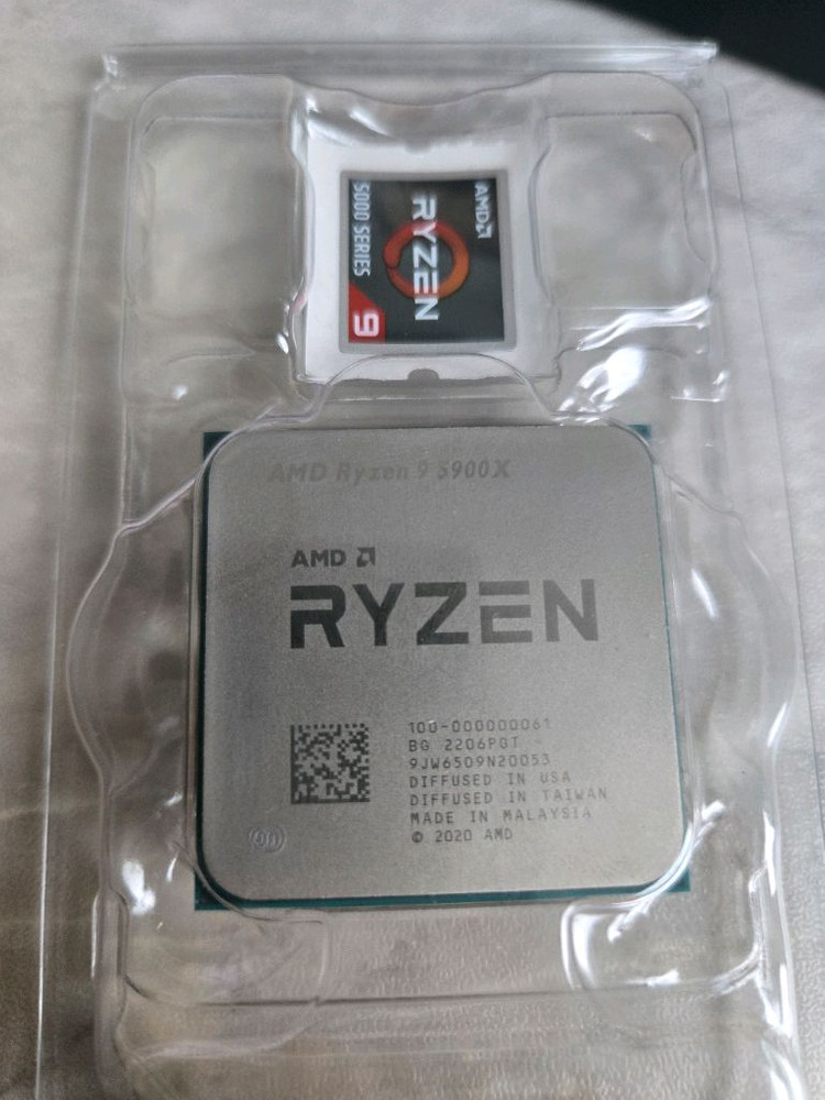 라이젠 5900x 판매합니다 핀 휨 없고 상태 좋습니다--0
