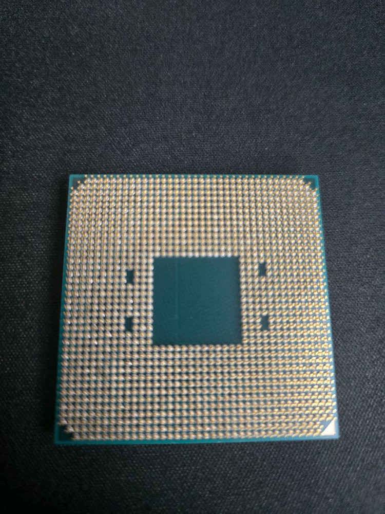 라이젠 5900x 판매합니다 핀 휨 없고 상태 좋습니다--3