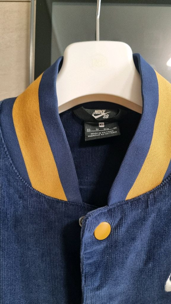 나이키 코듀로이 블루종 이미지