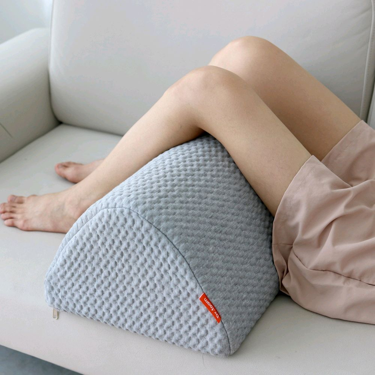 닥터폼 삼각 무릎 베개--3