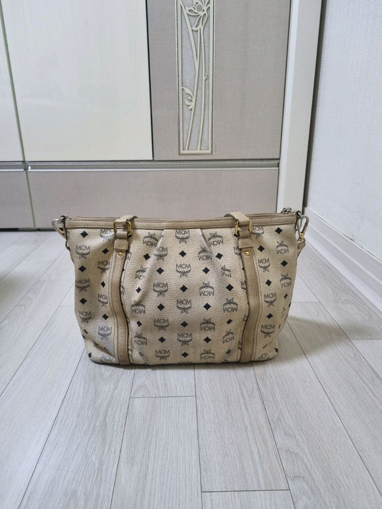(1번)정품mcm베이지숄더백 택포49,000원--1