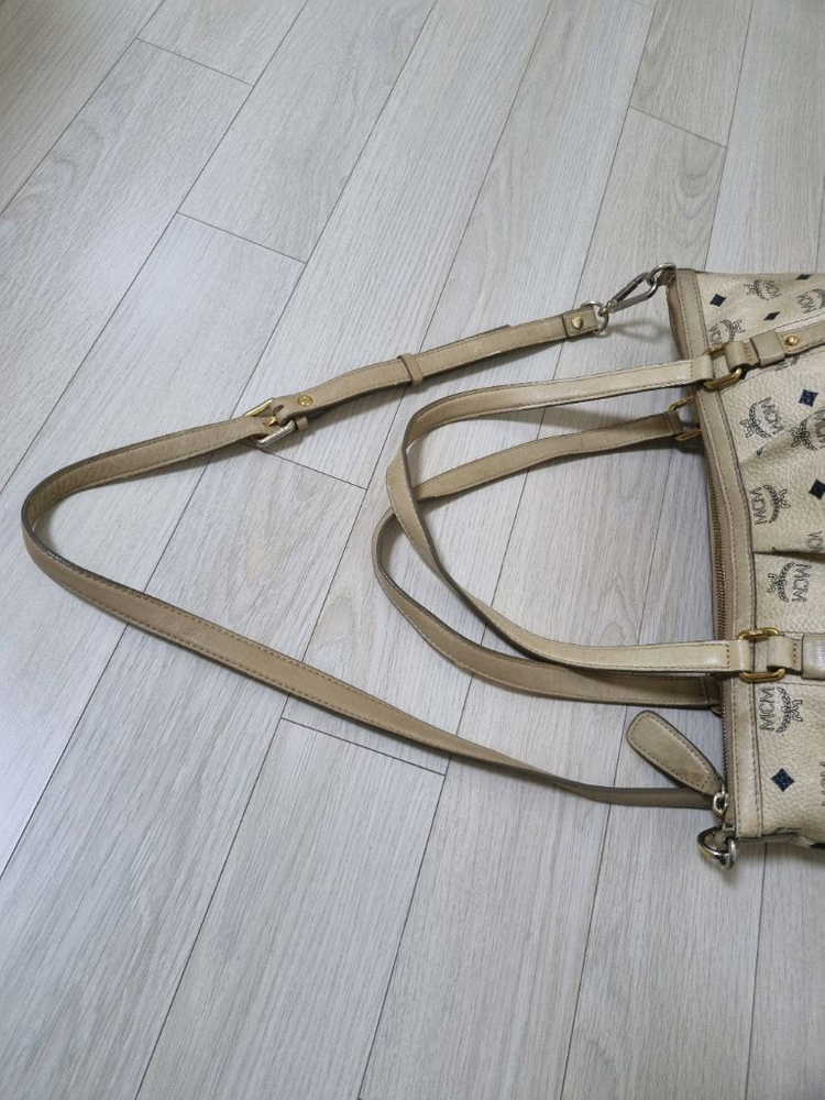 (1번)정품mcm베이지숄더백 택포49,000원--6