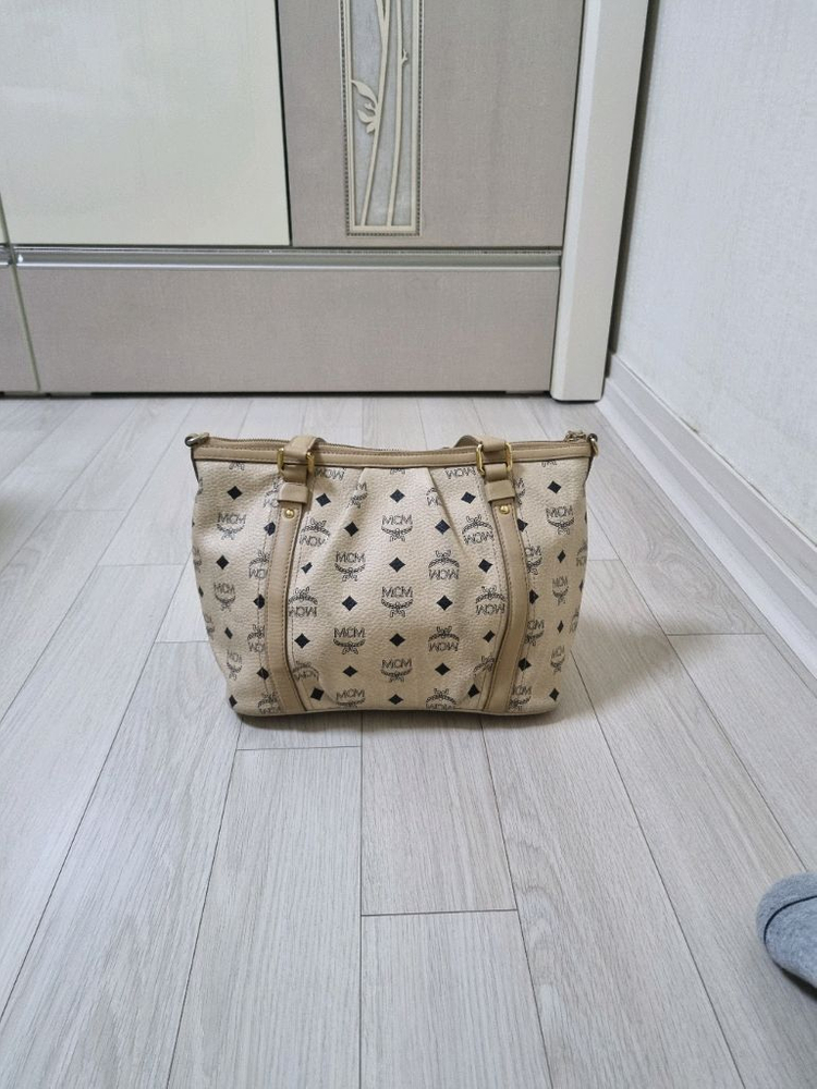 (2번)정품mcm베이지숄더백 택포49,000원--1
