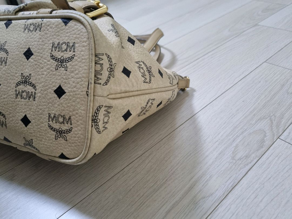 (2번)정품mcm베이지숄더백 택포49,000원--4