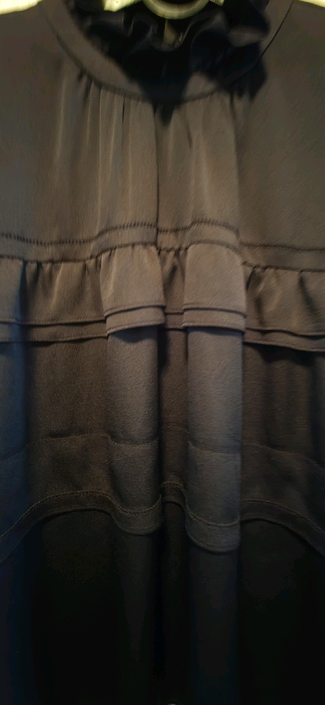 레니본 프릴넥 프릴 블라우스 블랙--3