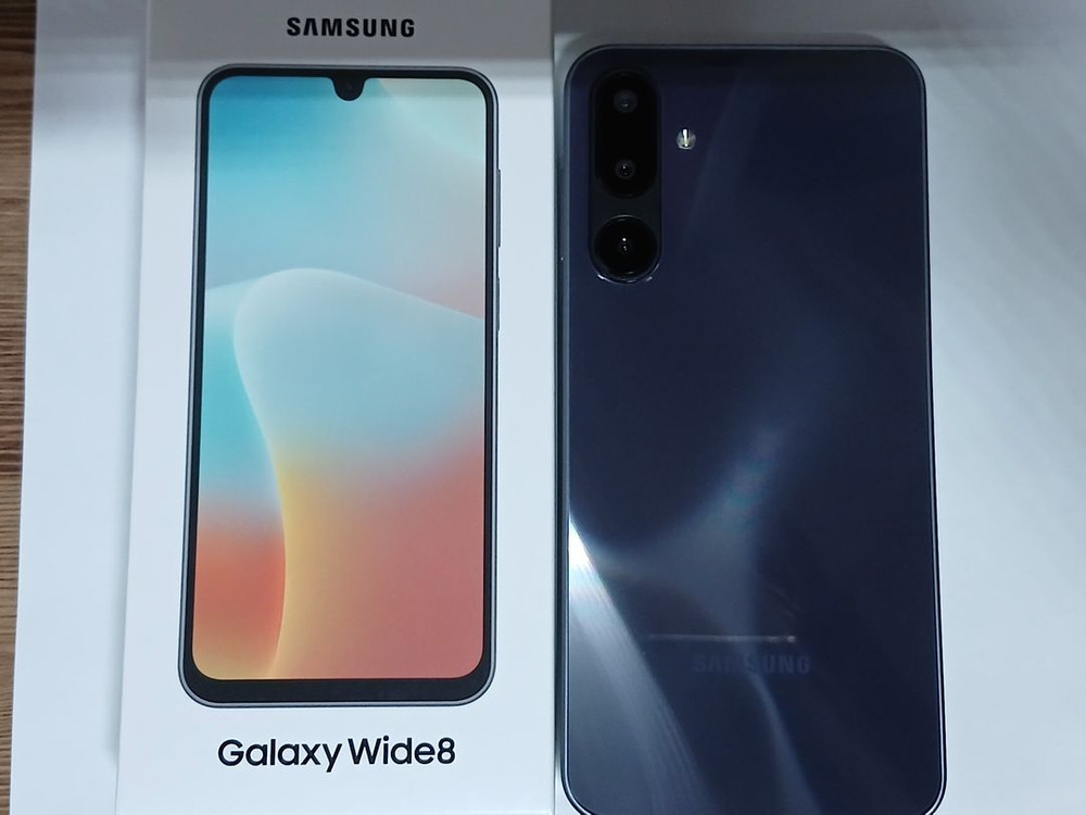 갤럭시 와이드 8 블랙 판매합니다.--1