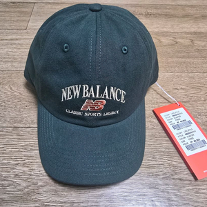 뉴발란스 헤리티지 볼캡 그린 새제품 팝니다